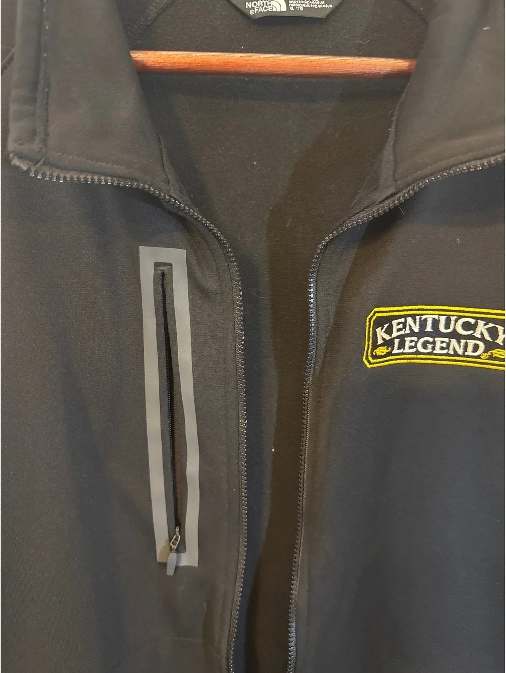 The North Face Men’s XL Black Softshell Jacket Kentucky Legend Embroidered